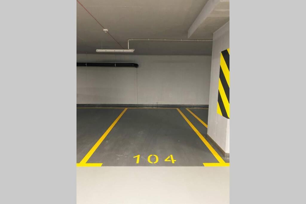 ורשה Exclusive 2Br! Apartment Near City Center +Netflix מראה חיצוני תמונה