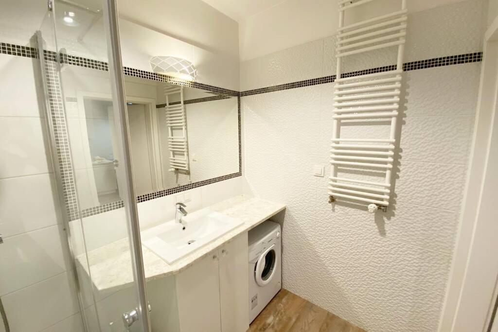 ורשה Exclusive 2Br! Apartment Near City Center +Netflix מראה חיצוני תמונה