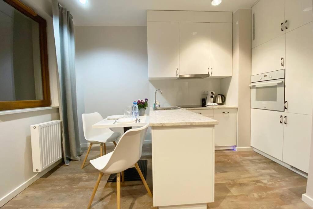 ורשה Exclusive 2Br! Apartment Near City Center +Netflix מראה חיצוני תמונה