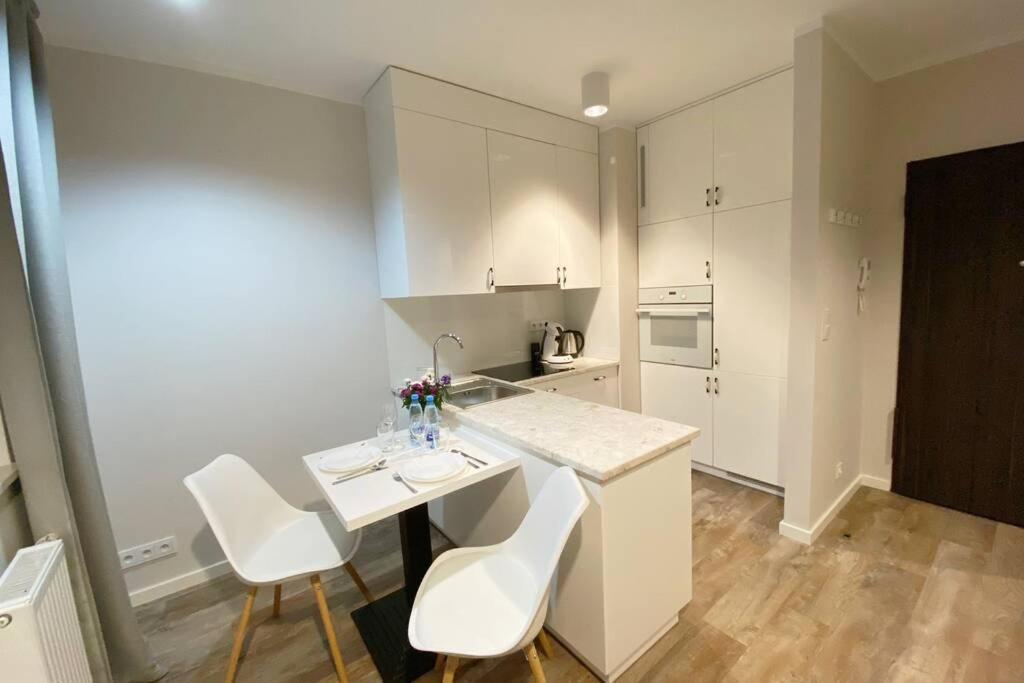 ורשה Exclusive 2Br! Apartment Near City Center +Netflix מראה חיצוני תמונה